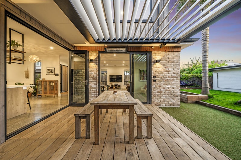 262B Point Chevalier Road, Point Chevalier, Auckland - Carousel 2