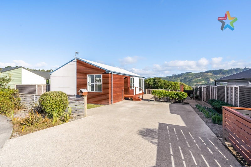 20 Otonga Heights, Maungaraki, Lower Hutt - Carousel 1