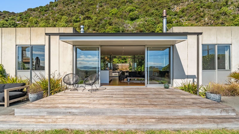 505 Muritai Road, Eastbourne, Lower Hutt - Carousel 1