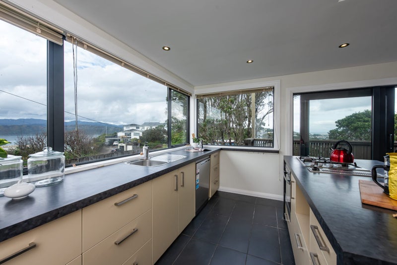 175 Totara Road, Miramar, Wellington - Carousel 2