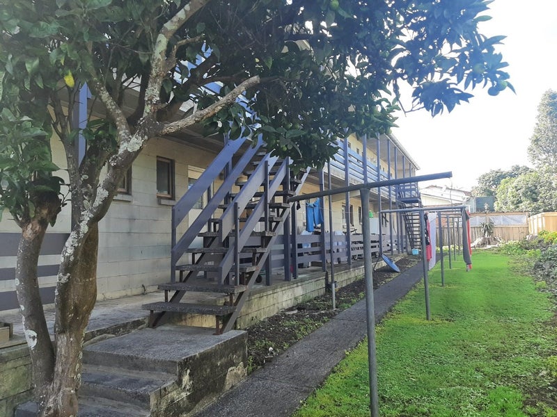 8/30 Fairview Road, Mount Eden, Auckland - Carousel 10
