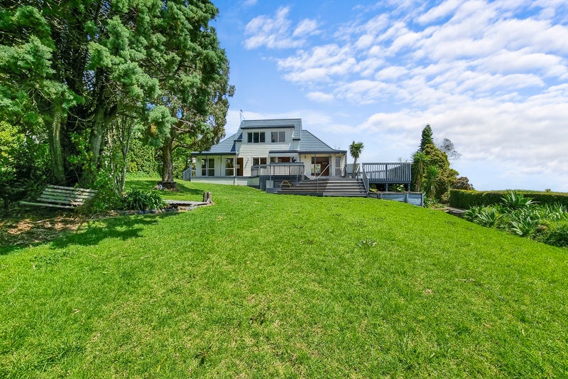465A Whangaparaoa Road, Stanmore Bay, Whangaparaoa - Carousel 1