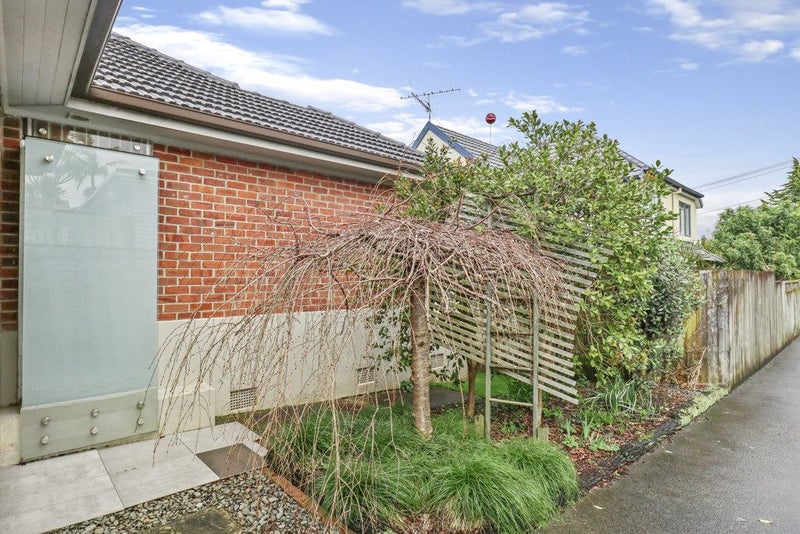 22 Ferguson Avenue, Greenlane, Auckland - Carousel 16