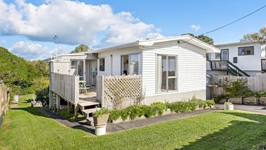 1271 Whangaparaoa Road, Gulf Harbour, Whangaparaoa - Carousel 1
