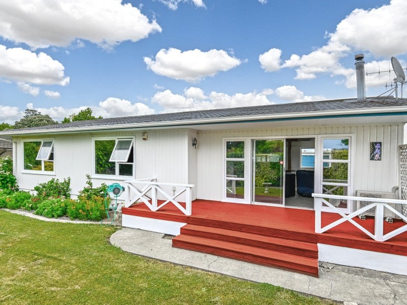 137 Flaxmere Avenue, Flaxmere, Hastings - Carousel 1