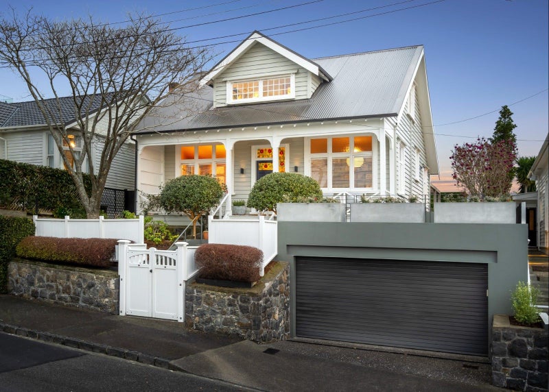 10 Lawrence Street, Herne Bay, Auckland - Carousel 1