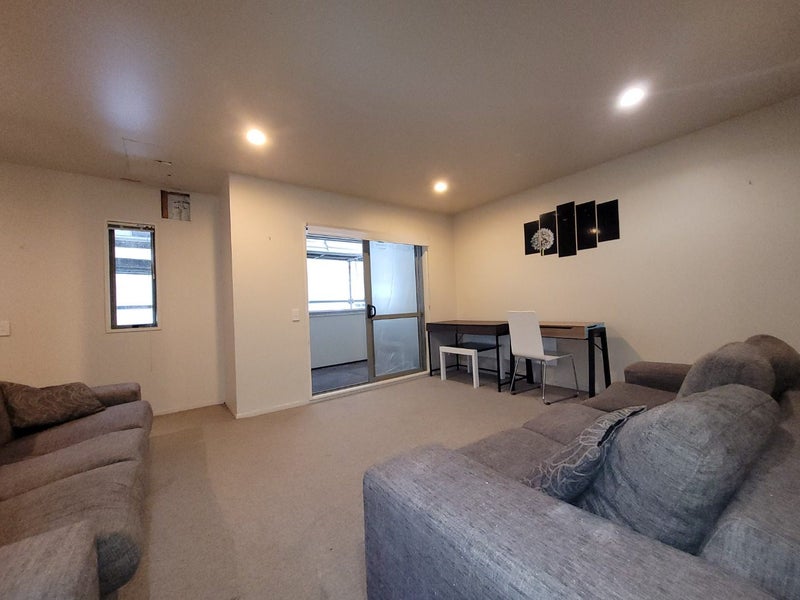 76B/21 Hunters Park Drive, Three Kings, Auckland - Carousel 2