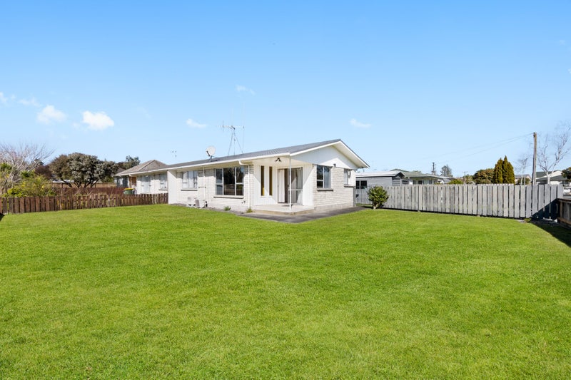 6 Montgomery Crescent, Bader, Hamilton - Carousel 1