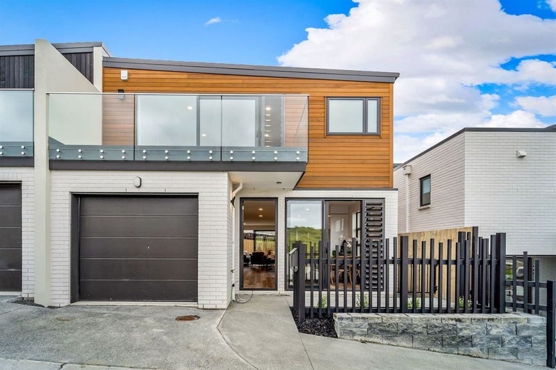 5 Milenio Crescent, Windsor Park, Auckland - Carousel 1