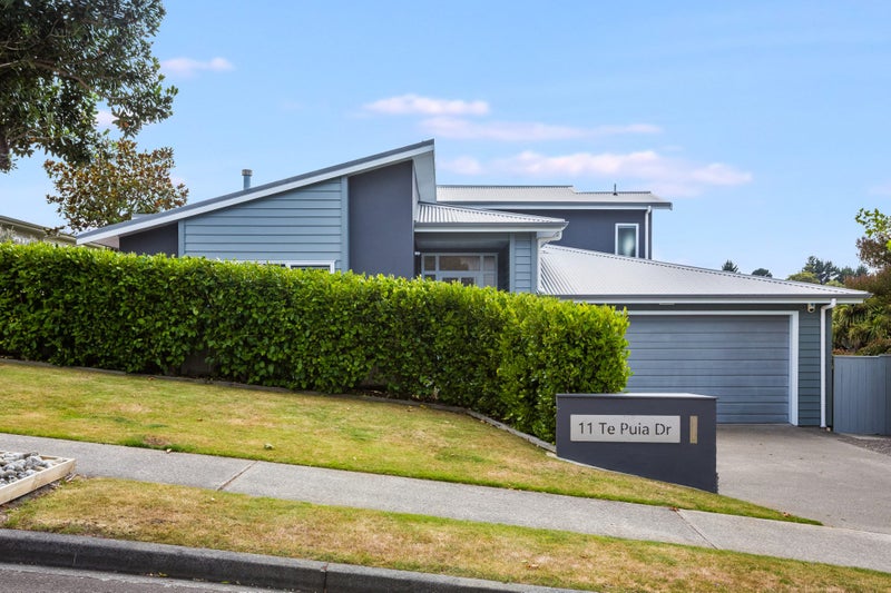 11 Te Puia Drive, Aotea, Porirua - Carousel 2