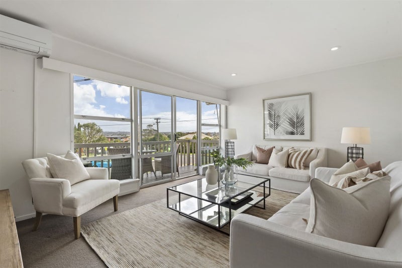 2/7 Westwell Road, Belmont, Auckland - Carousel 2