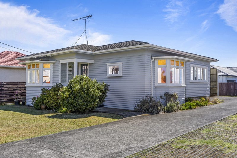 1/135 Shakespeare Road, Milford, Auckland - Carousel 2
