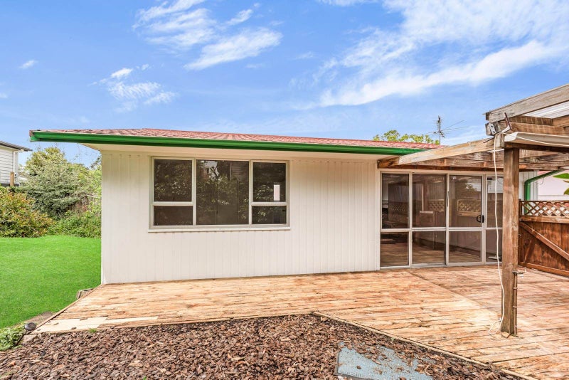 2/26 Kemp Road, Massey, Auckland - Carousel 2