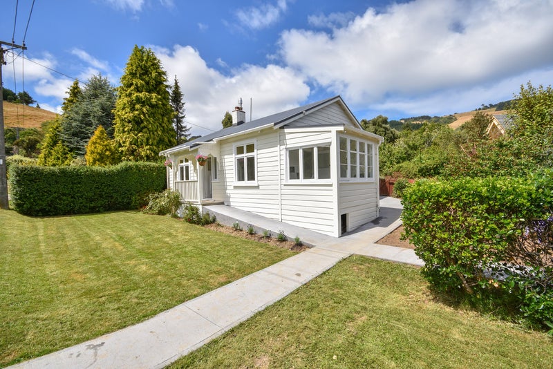 2 Roger Street, Macandrew Bay, Dunedin - Carousel 1