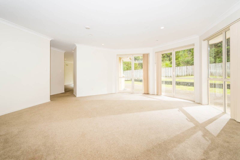 19 Helen Ryburn Place, Torbay, Auckland - Carousel 2