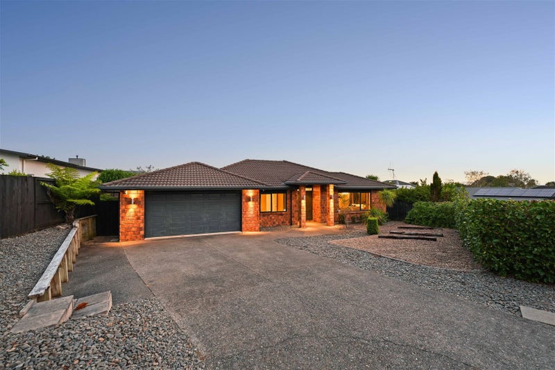 14 Compton Grove, Huntington, Hamilton - Carousel 28