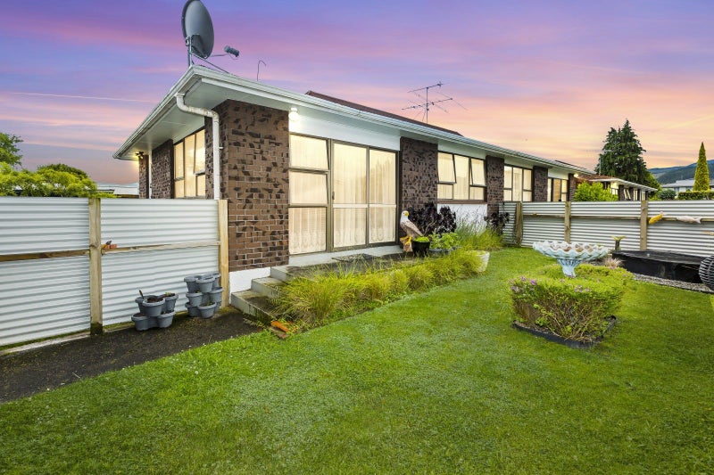 1/2 Benzie Avenue, Elderslea, Upper Hutt - Carousel 19
