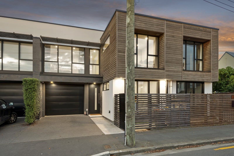 32B Hewitts Road, Merivale, Christchurch - Carousel 1