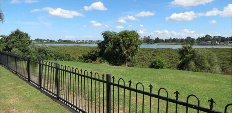 5 Chica Place, Conifer Grove, Takanini - Carousel 2