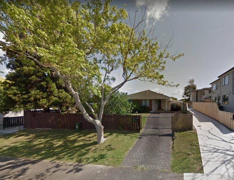 41 Rodney Street, Howick, Auckland - Carousel 1