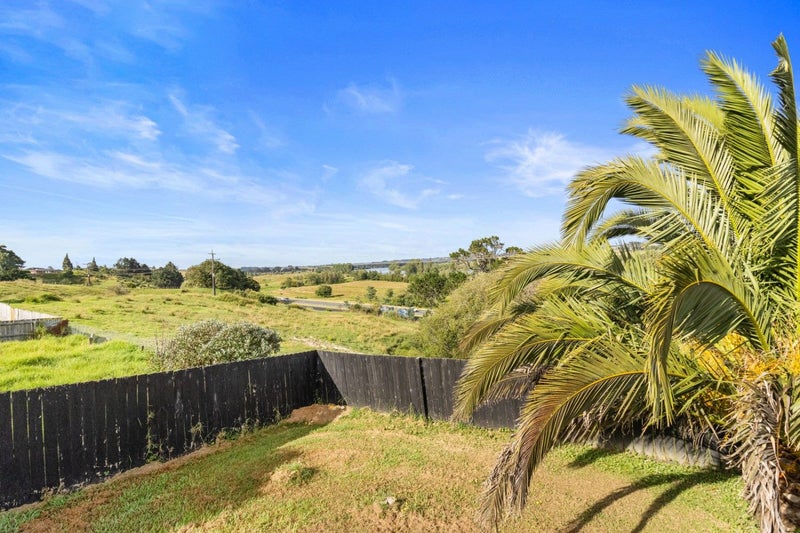 12 Te Puea Avenue, Meremere - Carousel 11