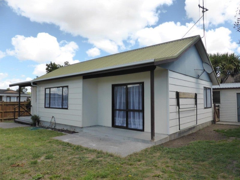 1/59 RAGLAN AVE, Cloverlea, Palmerston North - Carousel 1