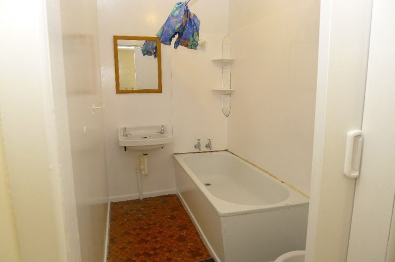 19 Hiropi Street, Newtown, Wellington - Carousel 7