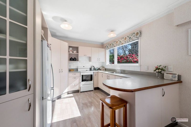 7 Earlston Grove, Avalon, Lower Hutt - Carousel 2