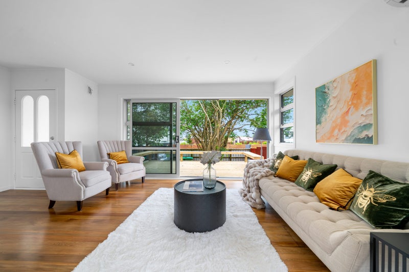 5 Raglan Street, Mangere East, Auckland - Carousel 1