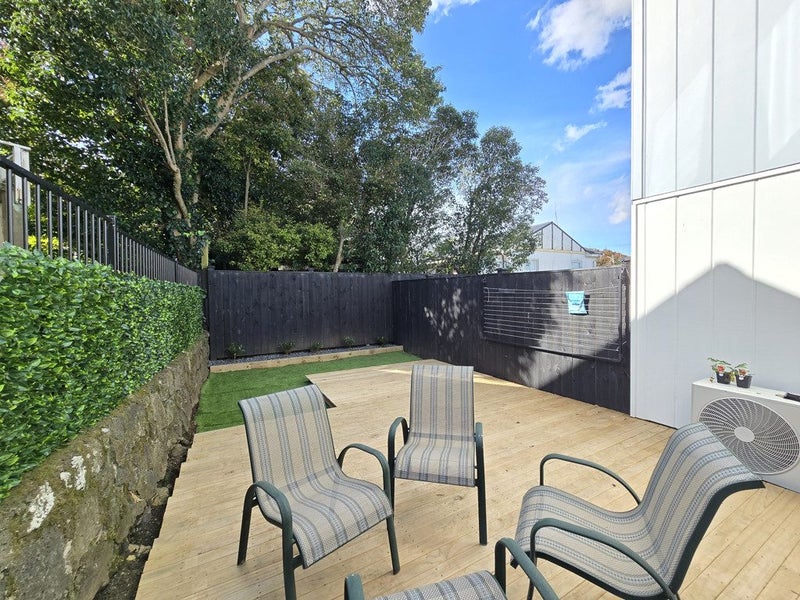 8/3 Ferndale Road, Mount Wellington, Auckland - Carousel 1