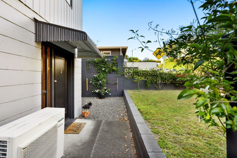 2/77 Shakespeare Road, Bluff Hill, Napier - Carousel 17