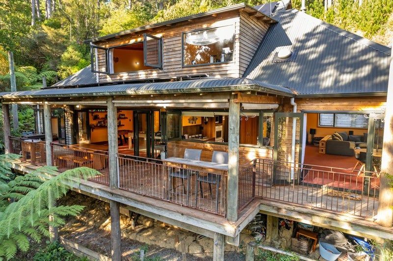 114 Blue Mountains Road, Blue Mountains, Upper Hutt - Carousel 1