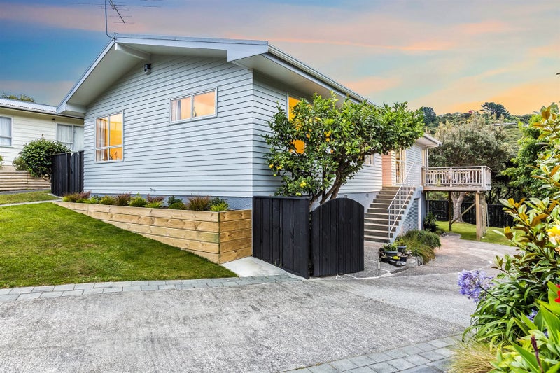 17 Carvel Lane, Whitby, Porirua - Carousel 1