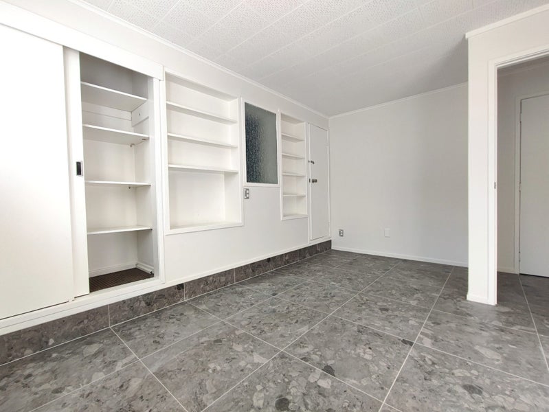 8 Tye Road, Hillcrest, Auckland - Carousel 1