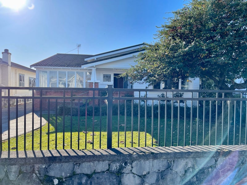 5 Nelson Crescent, Napier South, Napier - Carousel 1