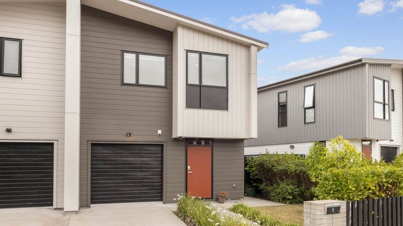 8 Kauri Amber Road, Westgate, Auckland - Carousel 1