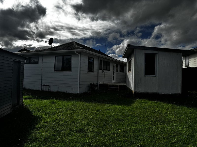 10 Karepo Crescent, Ranui, Auckland - Carousel 2