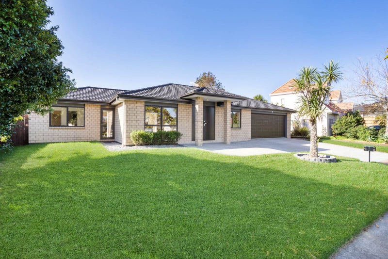 33 Frank Nobilo Drive, Golflands, Auckland - Carousel 2