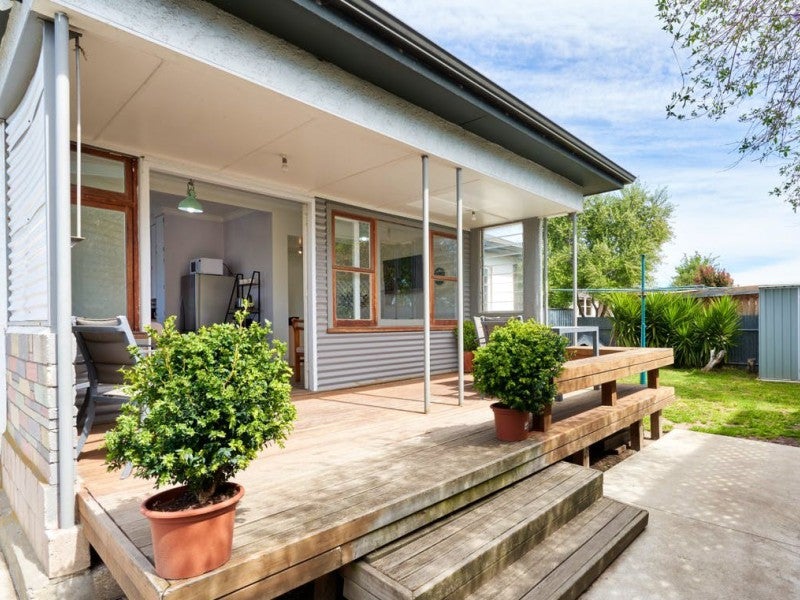 1004 Willowpark Road North, Mayfair, Hastings - Carousel 1