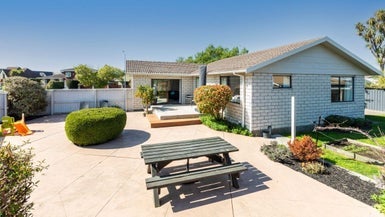 4 Sonning Place, Redwood, Christchurch - Carousel 1