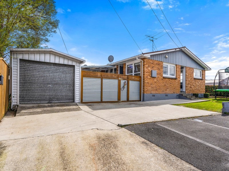 1/34 MACLEAN ST, Wallaceville, Upper Hutt - Carousel 1