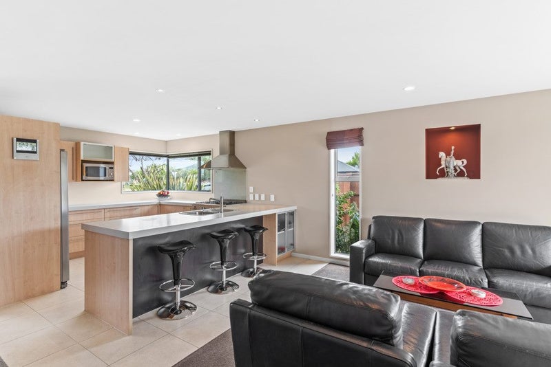 18 Hurricane Way, Wigram, Christchurch - Carousel 2