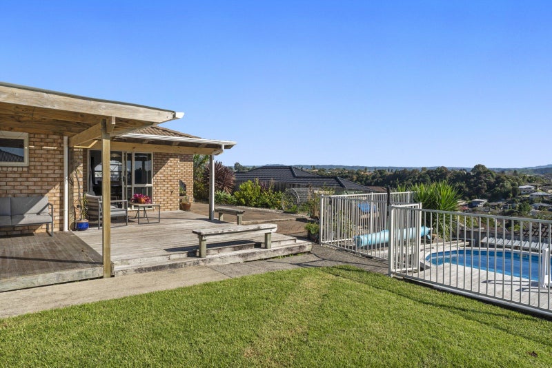 36 WATERSIDE DRIVE, Pyes Pa, Tauranga - Carousel 2