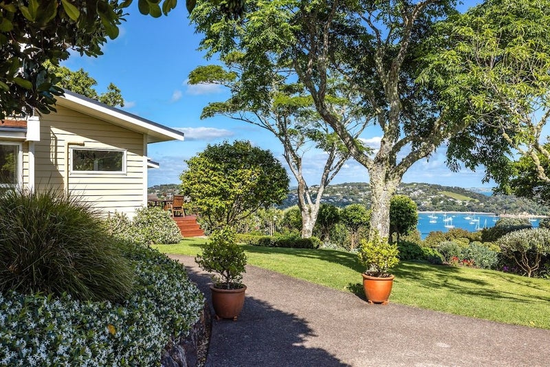 44 Queens Drive, Oneroa, Waiheke Island - Carousel 2