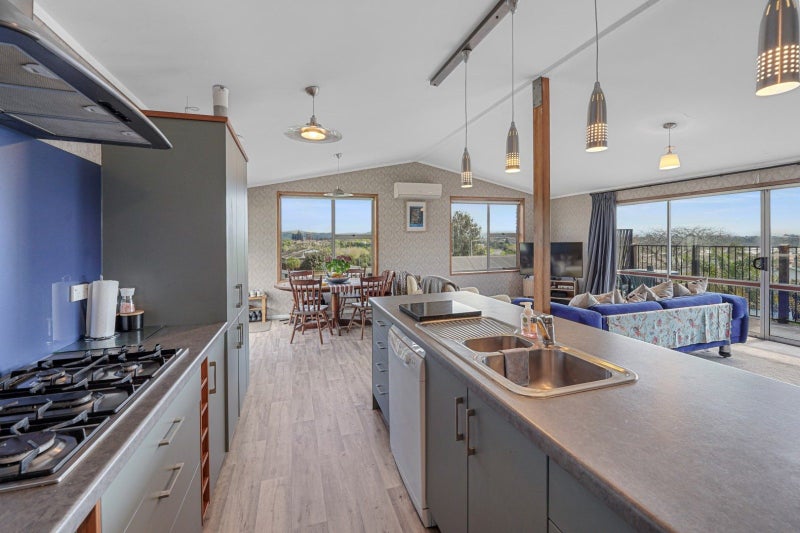 11 Bethel Way, Judea, Tauranga - Carousel 2