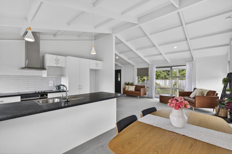 6B Walsh Road, Westown, New Plymouth - Carousel 2