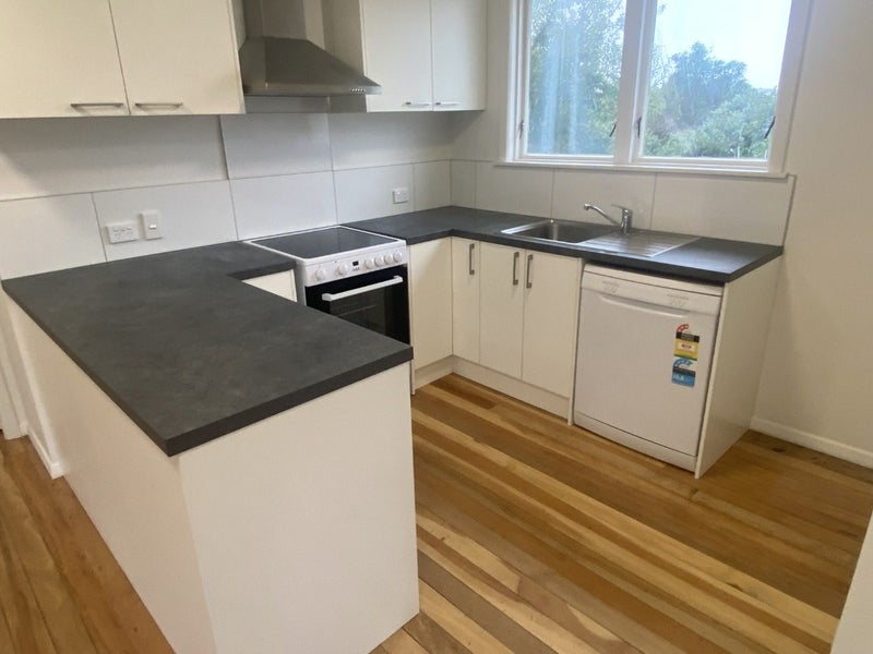 3 Endeavour Street, Marfell, New Plymouth - Carousel 2