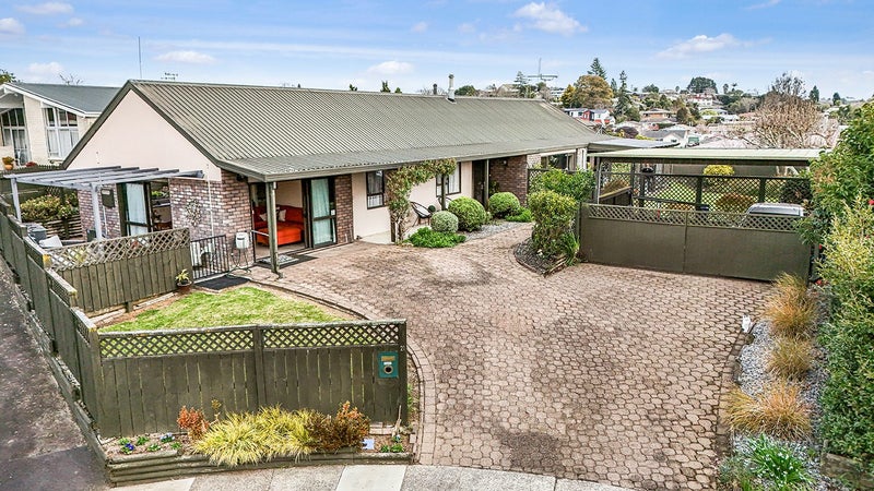 21 Leyton Place, Nawton, Hamilton - Carousel 1