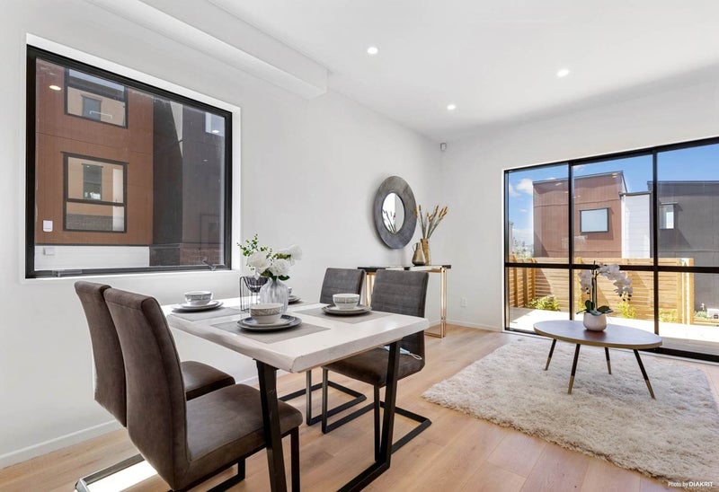 1/62 Highland Park Drive, Highland Park, Auckland - Carousel 1