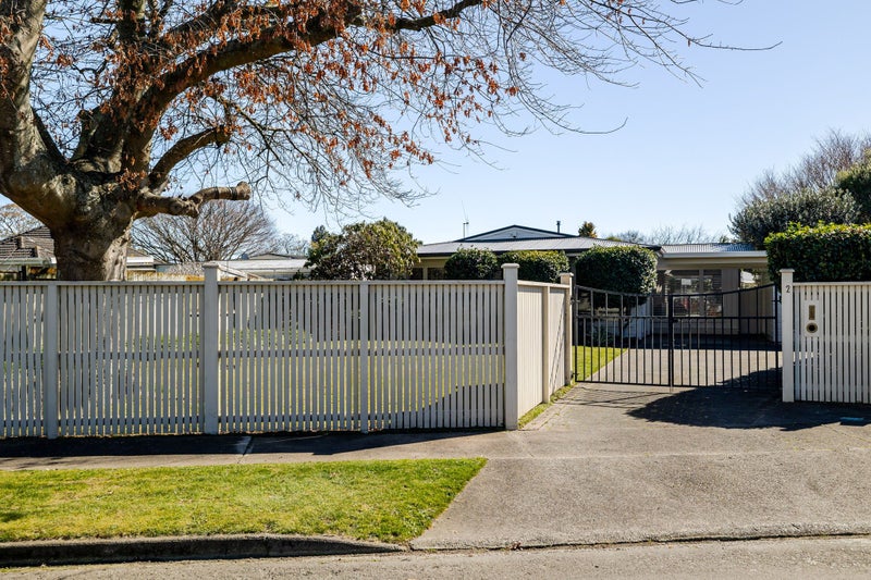 2 Linmor Place, Terrace End, Palmerston North - Carousel 31